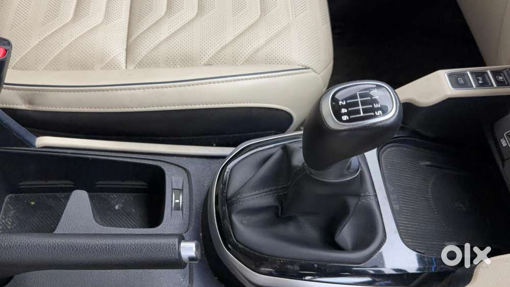 Kia Carens 1.4 Luxury Plus Dct 7 Str, 2022, Petrol