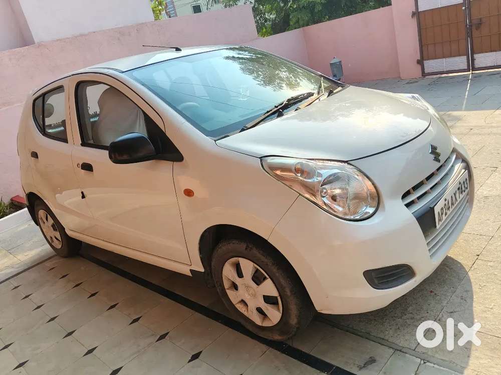 Single Hand Owner Driving.