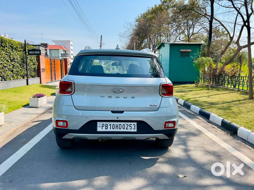 Hyundai Venue Petrol 2019