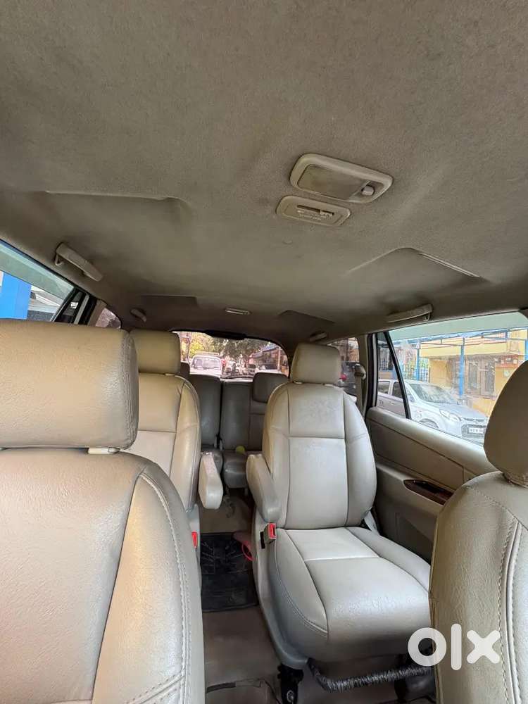 Toyota Innova 2012 2.5 V