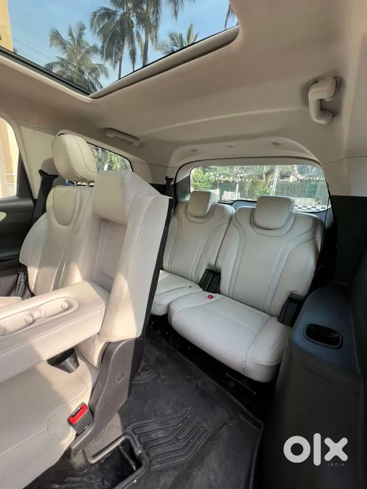 Mahindra Xuv700 2.2 Ax 7 Diesel At Str, 2023, Diesel