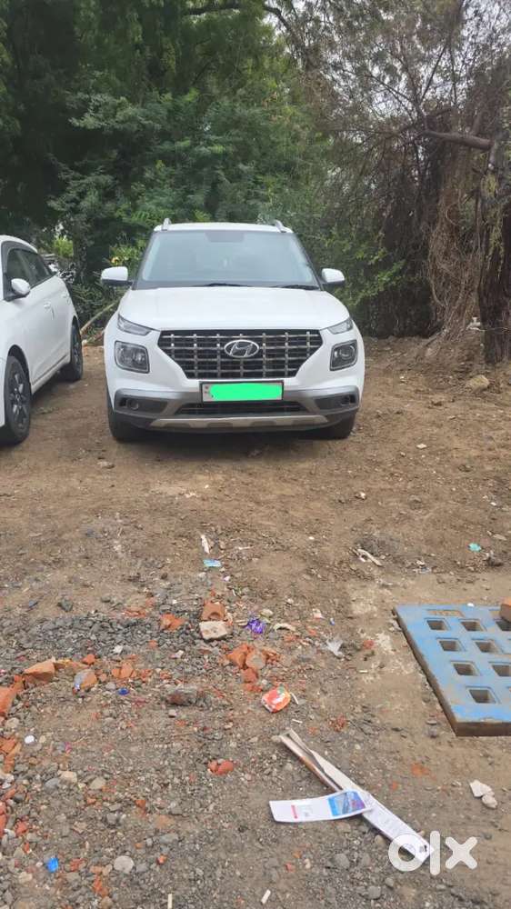 Hyundai Venue 2021 Diesel Well Maintained