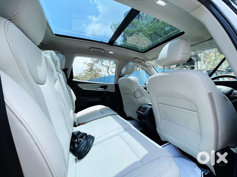 Mahindra Xuv700 2.2 Ax 7 Diesel At Luxury Pack Str Awd, 2024, Diesel