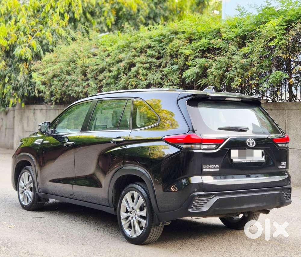 Toyota Innova Hycross 2.0 Zx Hybrid 7 Str, 2023, Petrol