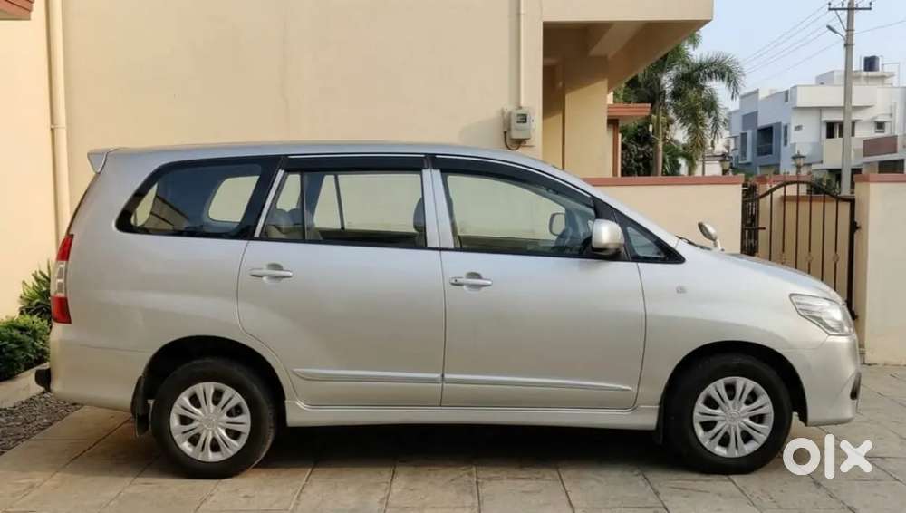 Toyota Innova 2014