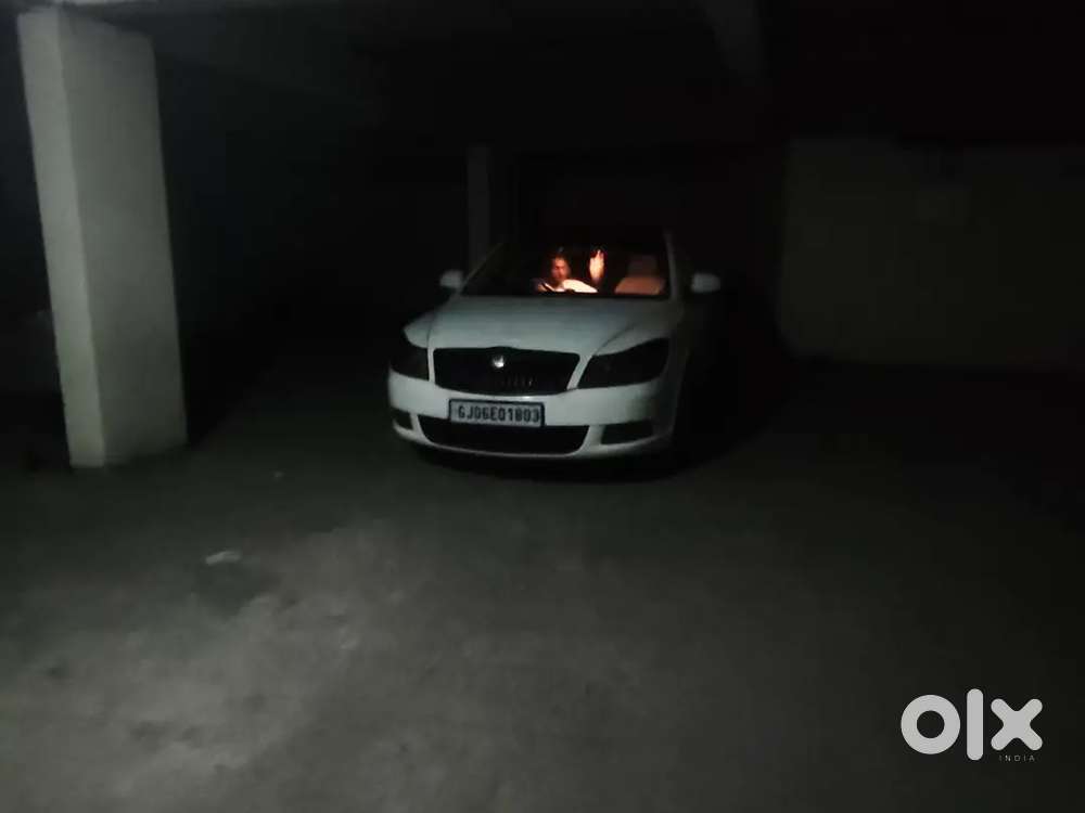 Skoda Laura 2012 Diesel 110000 Km Driven L&k  (city Mileage 21)