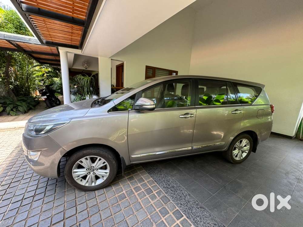 2016 Toyota Innova Crysta Z Option.