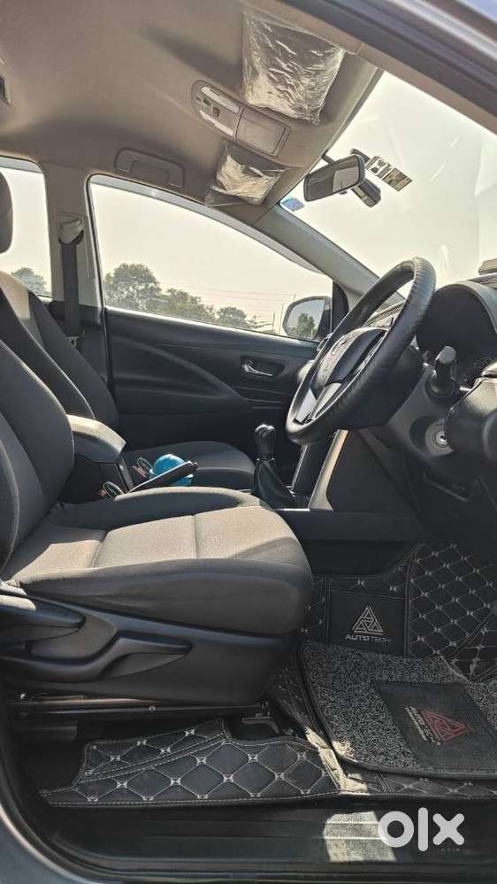 Toyota Innova Crysta [2020-ongoing] 2.7 Gx Mt 8 Str, 2024, Diesel