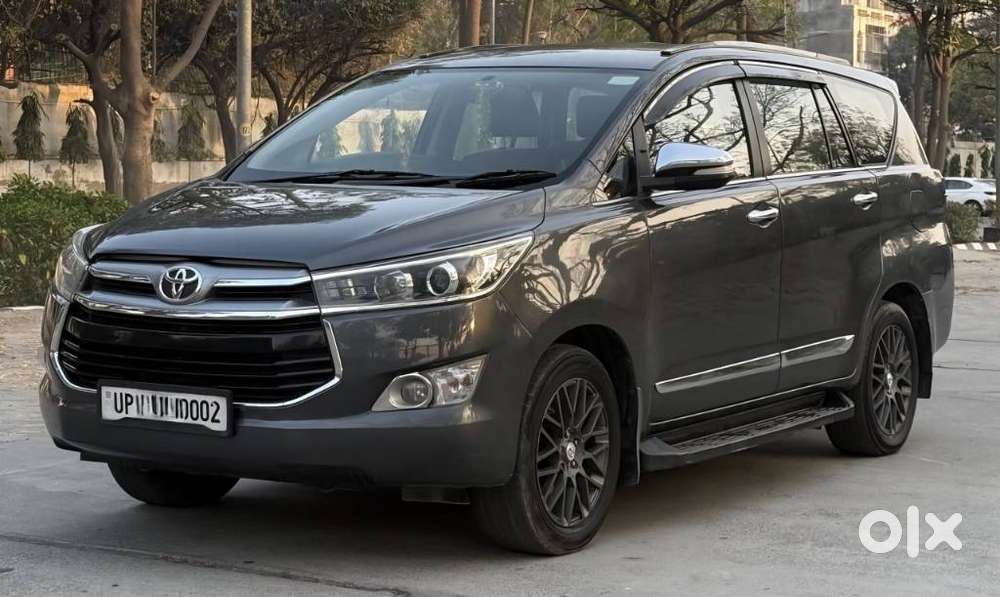 Toyota Innova Crysta 2.8 Zx At 7 Seater, 2016, Diesel