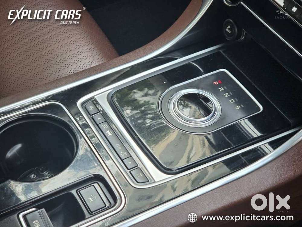 Jaguar Xe Portfolio, 2017, Petrol
