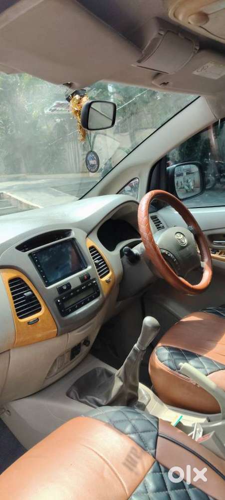 Toyota Innova 2.5 V Diesel 8-seater, 2009, Diesel