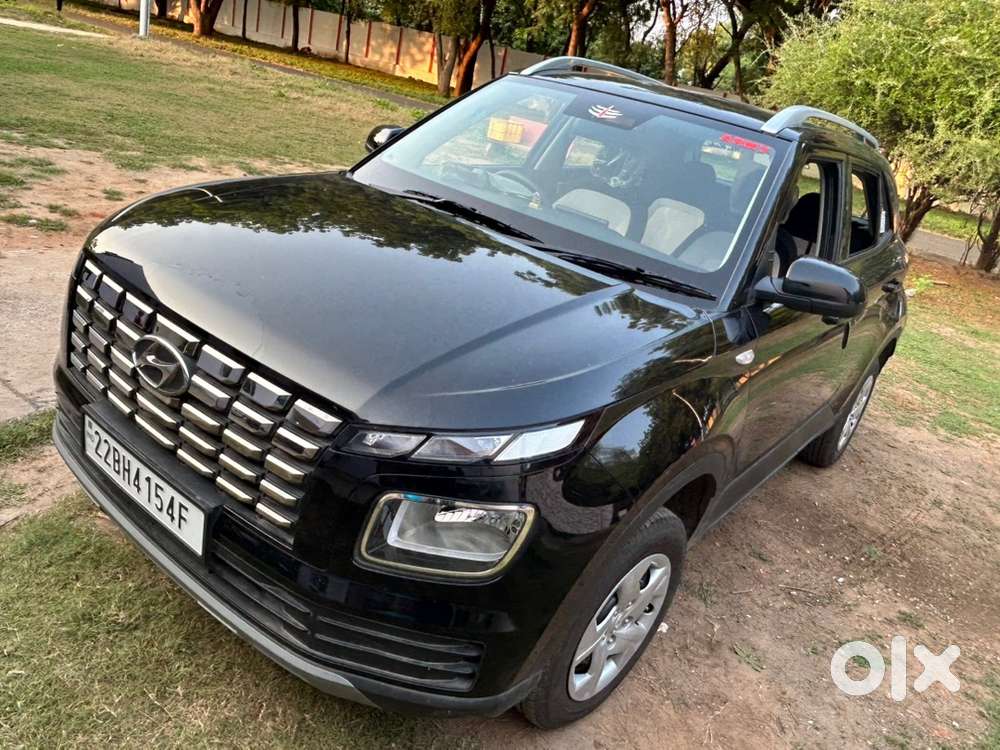Hyundai Venue Petrol 2023