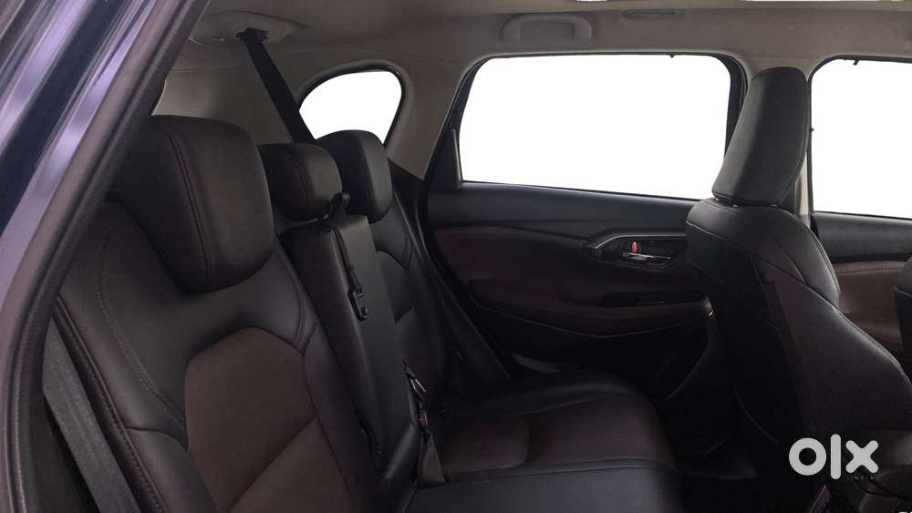 Maruti Suzuki Grand Vitara 1.5 Alpha Smart Hybrid At, 2023, Petrol