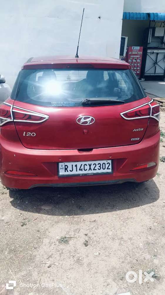 I 20 Car ( Red)