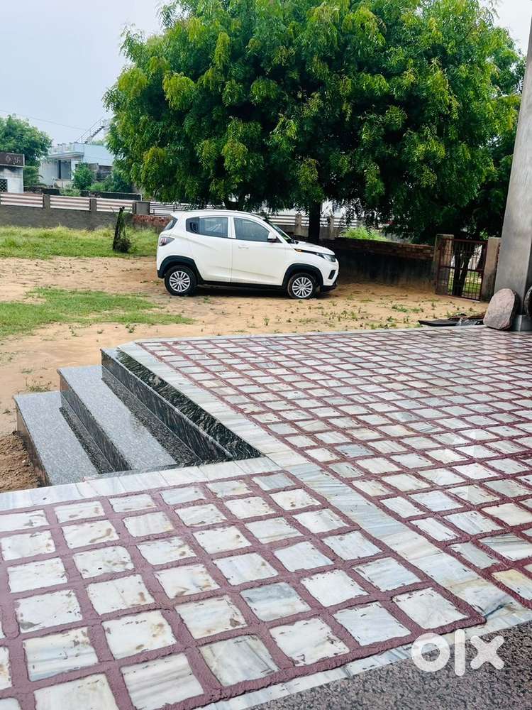 Mahindra Kuv 100 Model 2018 Year