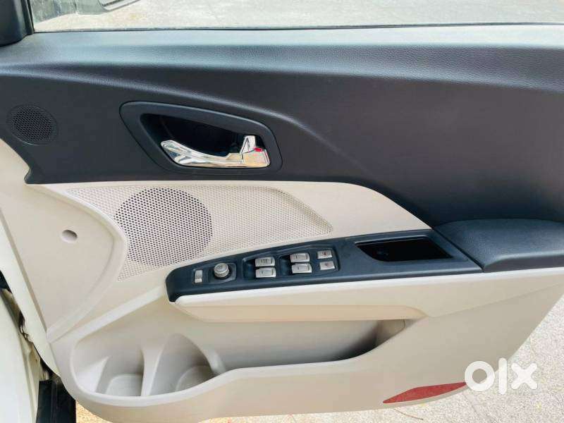 Mahindra Xuv300 1.2 W6 Amt Petrol, 2021, Petrol