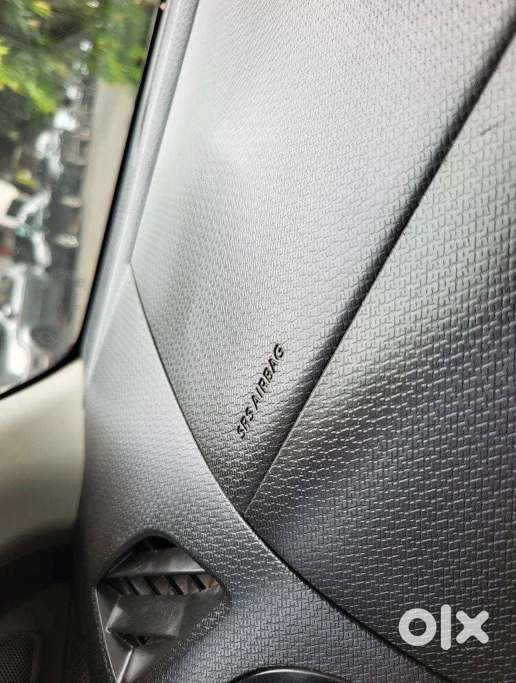 Maruti Suzuki Brezza 1.5 Zxi Plus Smart Hybrid Dual Tone, 2021, Petr..
