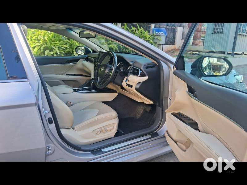 Toyota Camry Hybrid, 2022, Petrol