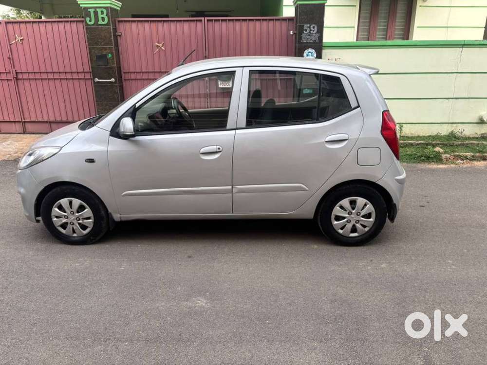 Hyundai I10 Sportz At, 2013, Petrol