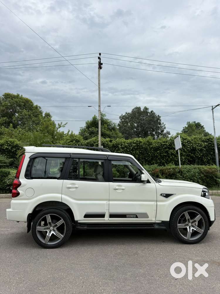 Mahindra Scorpio Classic 2.2 S 11 Mt 7 Str, 2023, Diesel