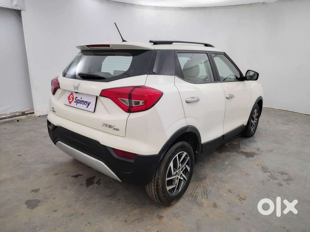 Mahindra Xuv300 1.2 W8 (o) Amt Petrol, 2023, Petrol