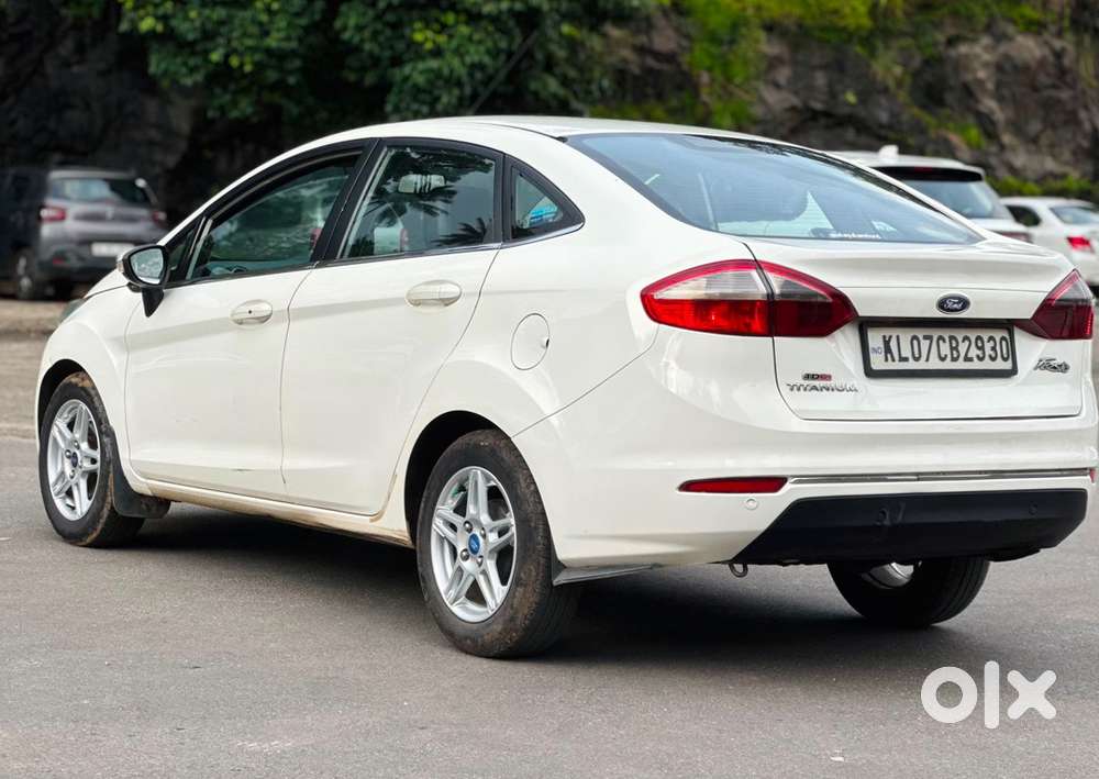 2014 Ford Fiesta Global Titanium