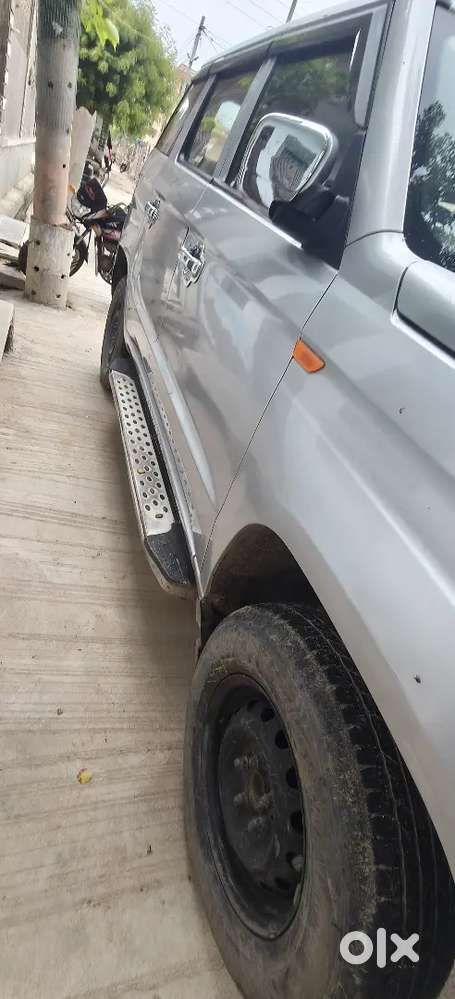 Mahindra Tuv 300 2016