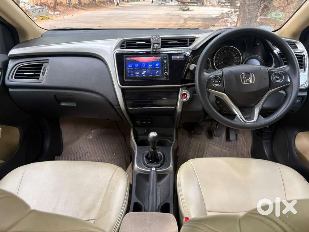 Honda City V Petrol Manual 2017  1st Owner  54.7k Km  Well Maintain