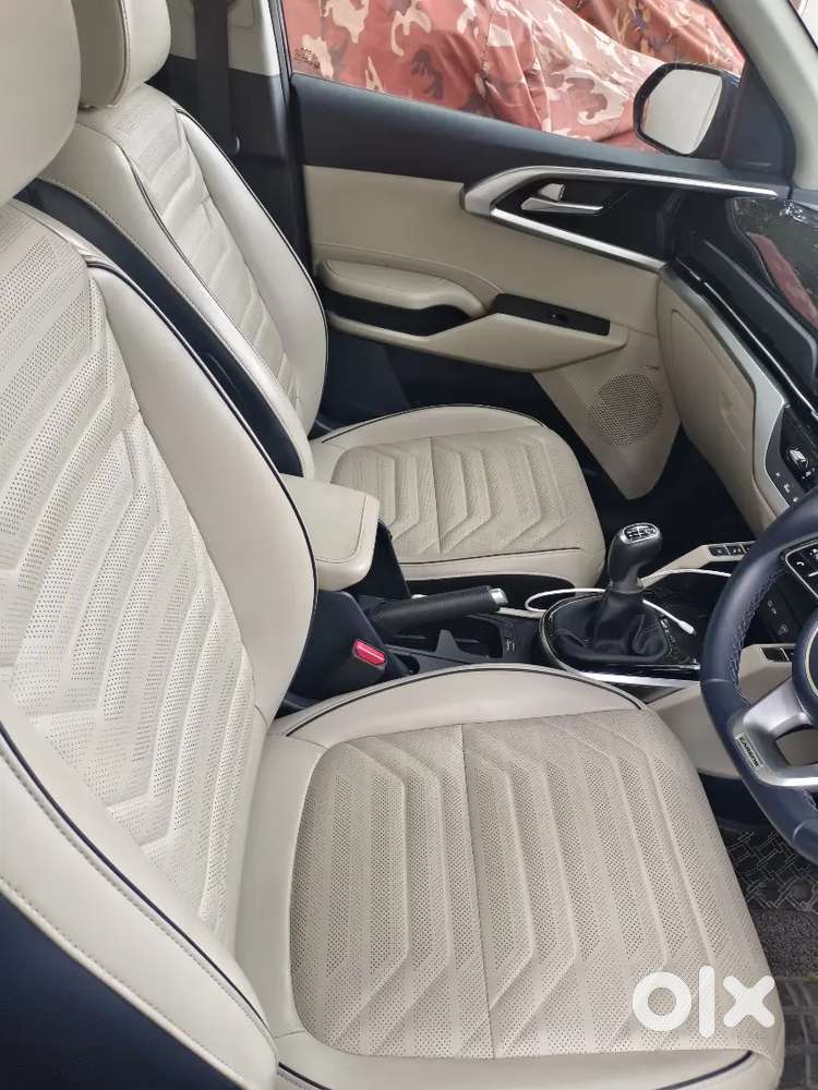 Kia Carens Luxury Plus 2024