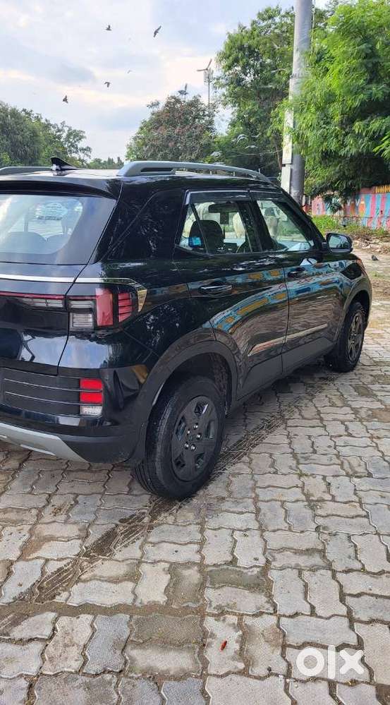 Hyundai Venue 1.2 S (o), 2024, Petrol