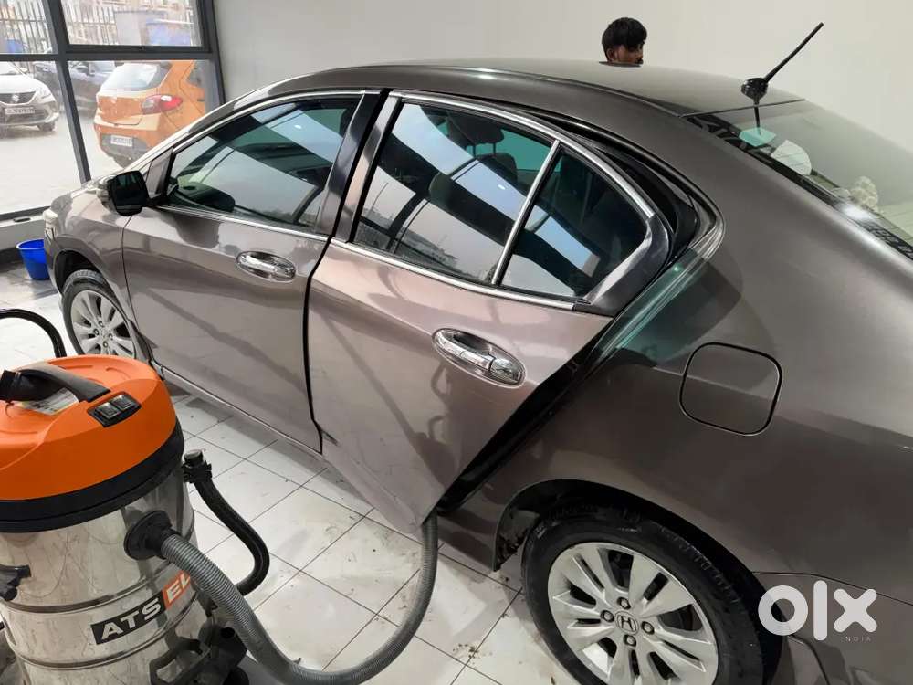 Honda City 2012 V Mt In U Titanium Colour