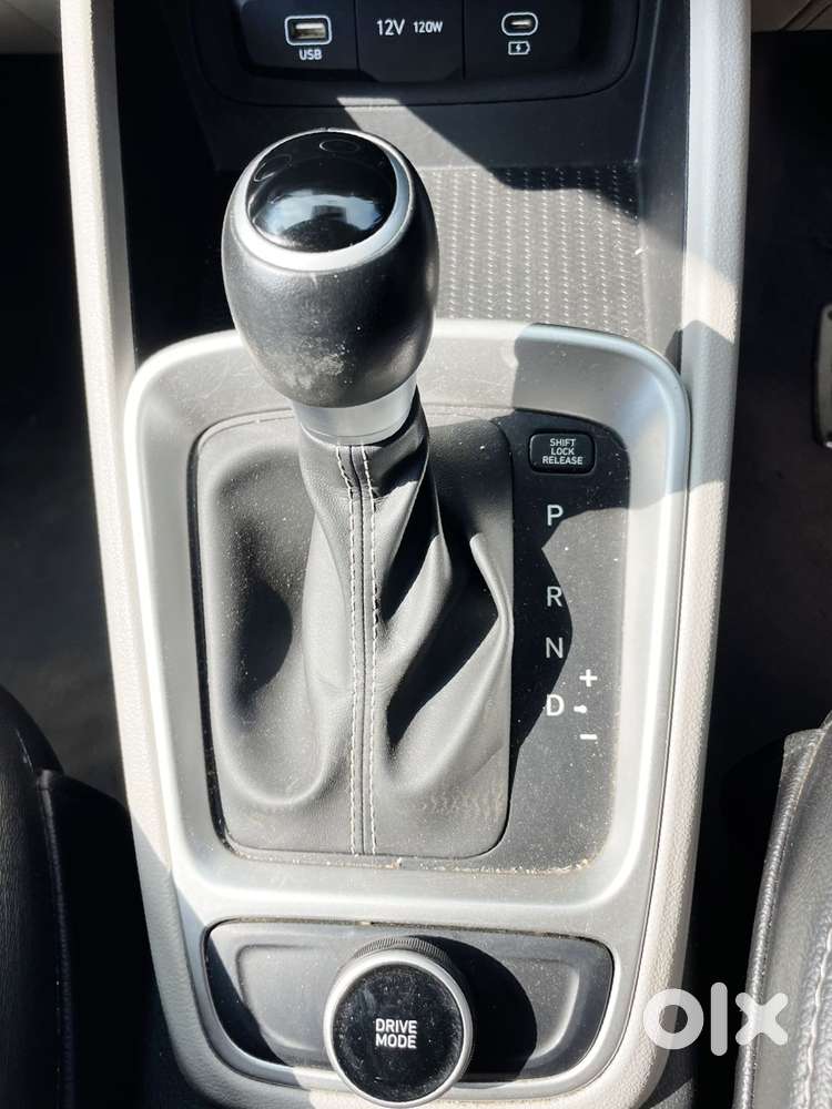Hyundai Venue 1.2 S (o), 2024, Petrol