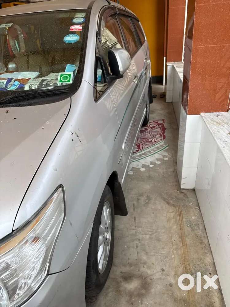 Toyota Innova 2012 Diesel 45000 Km Driven