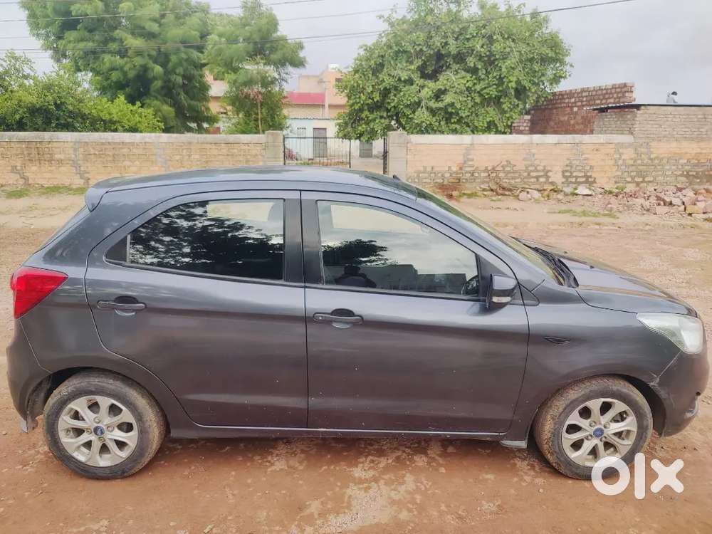 Ford Figo Titanium 2017