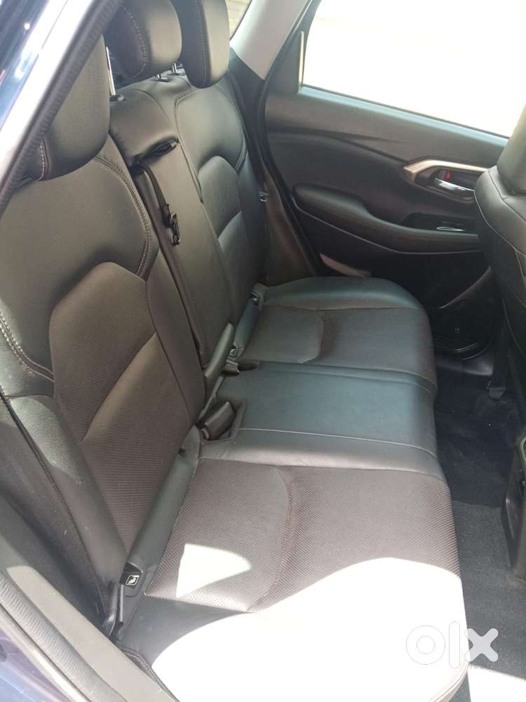 Maruti Suzuki Grand Vitara 1.5 Alpha Plus Intelligent Hybrid Ecvt, 2..