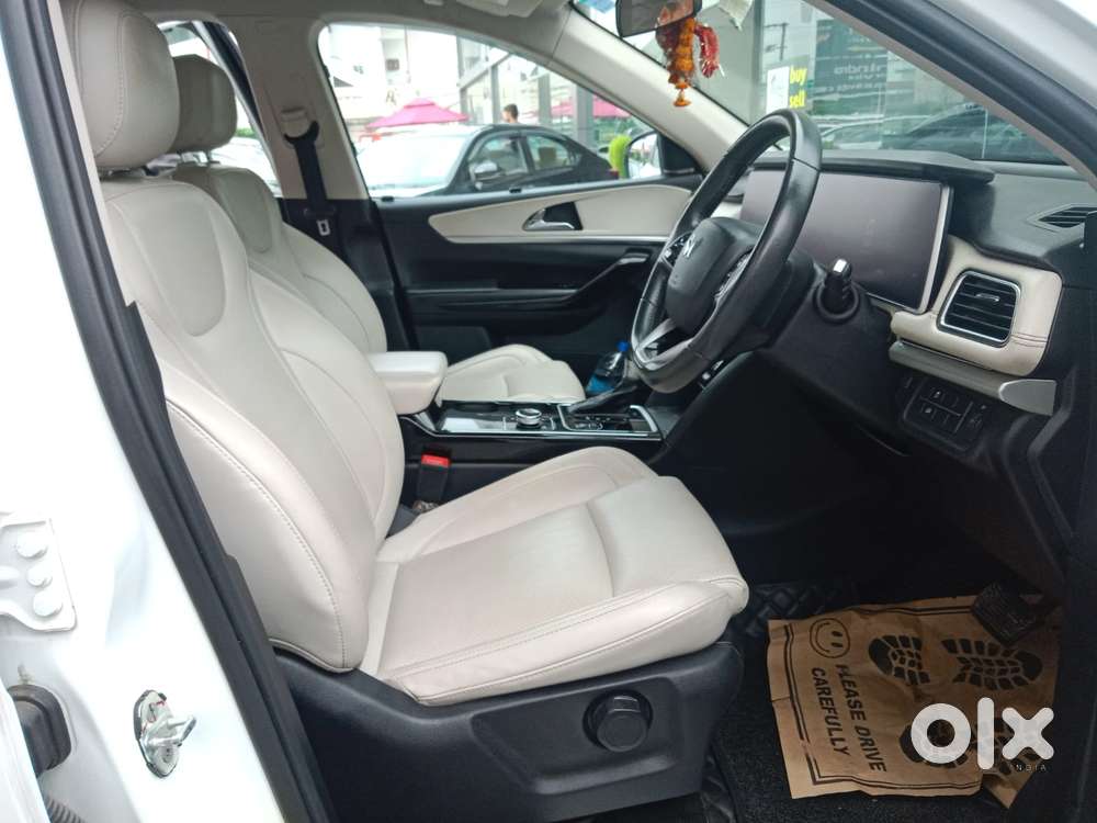 Mahindra Xuv700 2.0 Ax 7 Petrol At Luxury Pack Str, 2022, Petrol