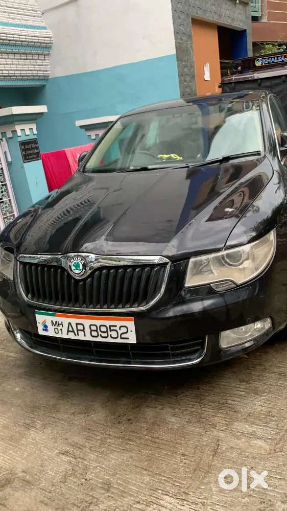 Skoda Superb 2010 Petrol 80000 Km Driven