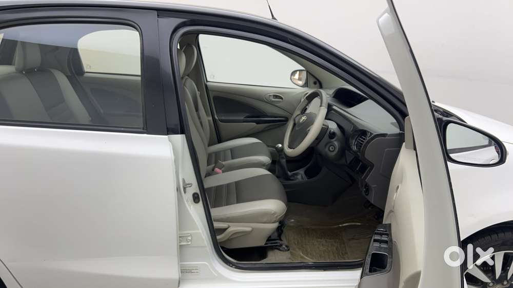 Toyota Etios Liva 2011-2012 V, 2016, Petrol