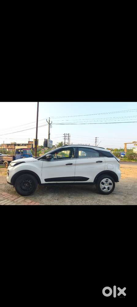 Tata Nexon 1.2 Revotron Xm (s), 2022, Petrol