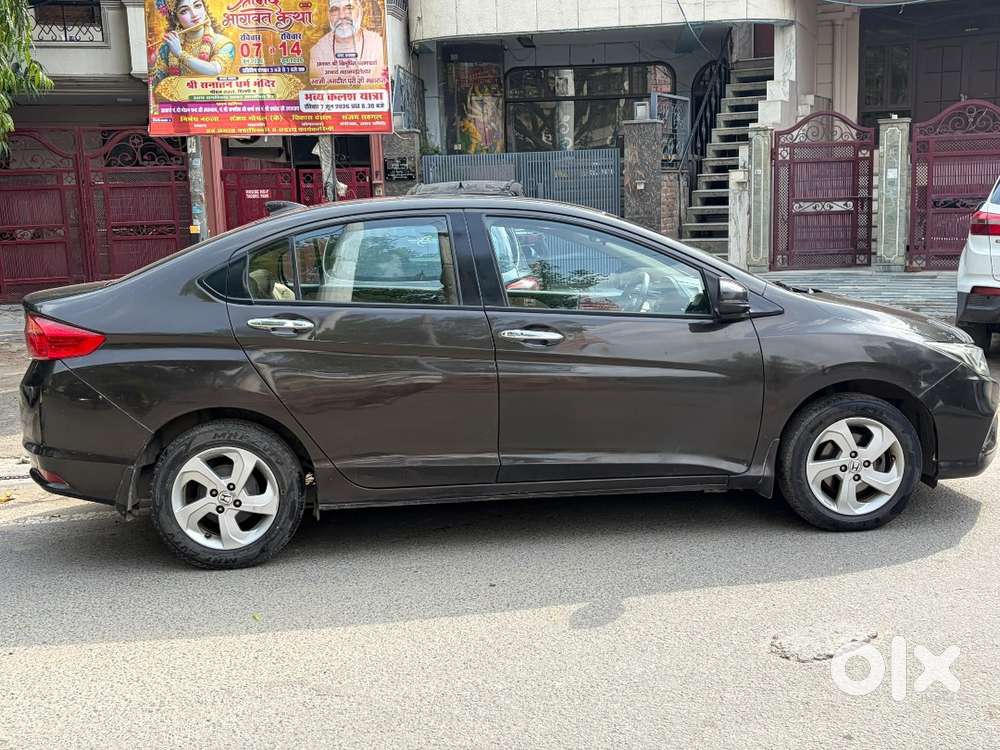 Honda City 2016 Vx Cvt I-vtec Top Model, Petrol Automatic First Owner,