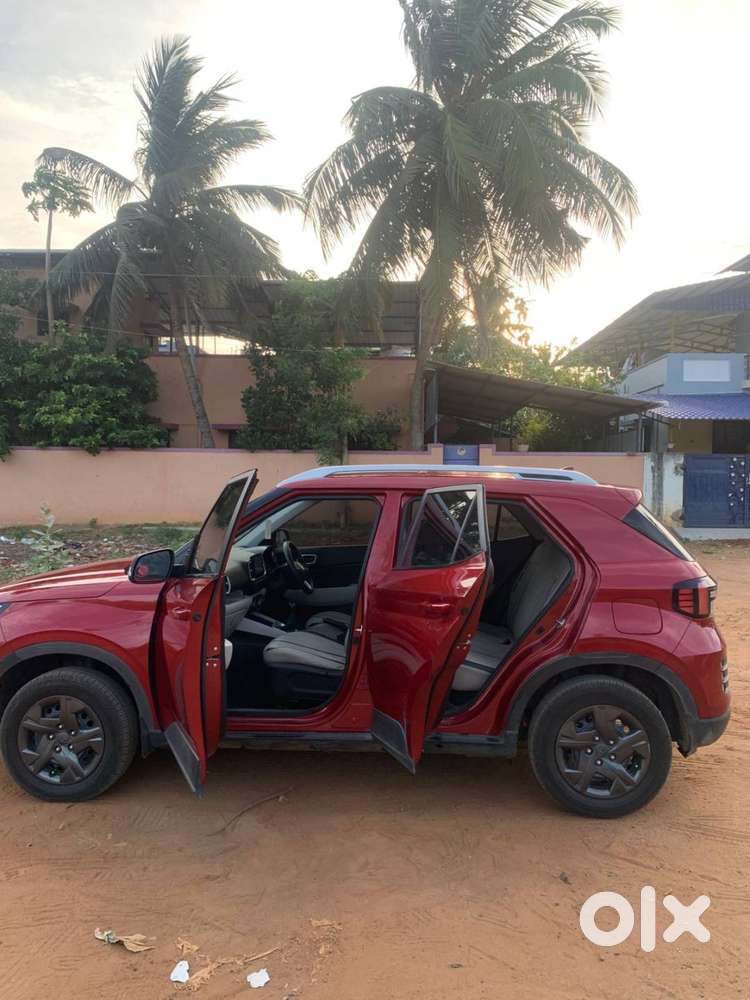 Hyundai Venue 2023 Petrol Well Maintained