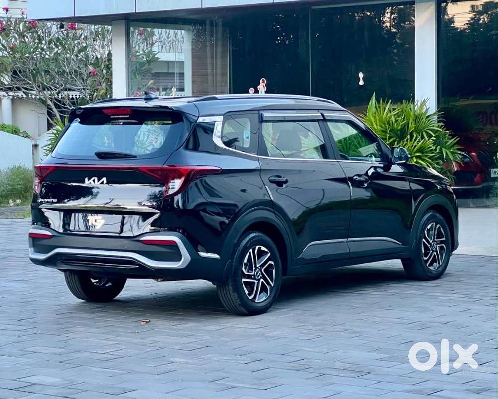 Kia Carens, 2023, Petrol