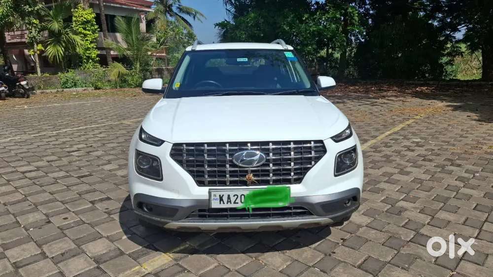 Hyundai Venue 2021 Petrol Well Maintained