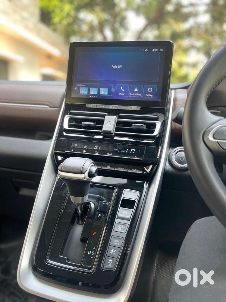 Toyota Innova Hycross 2.0 Vx Hybrid 8 Str, 2024, Petrol