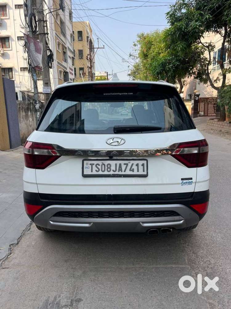 Hyundai Alcazar 1.5 Signature (o) Diesel At 6 Str Dual Tone, 2022, D..