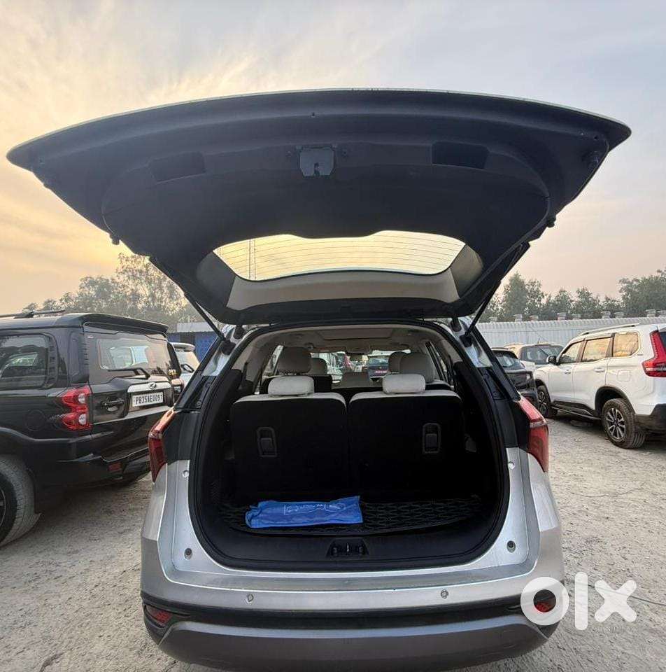 Mahindra Xuv700 2.2 Ax 7 Diesel Mt Luxury Pack Str, 2021, Diesel