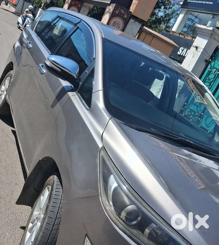 Toyota Innova Crysta 2017 Diesel 215000 Km Driven