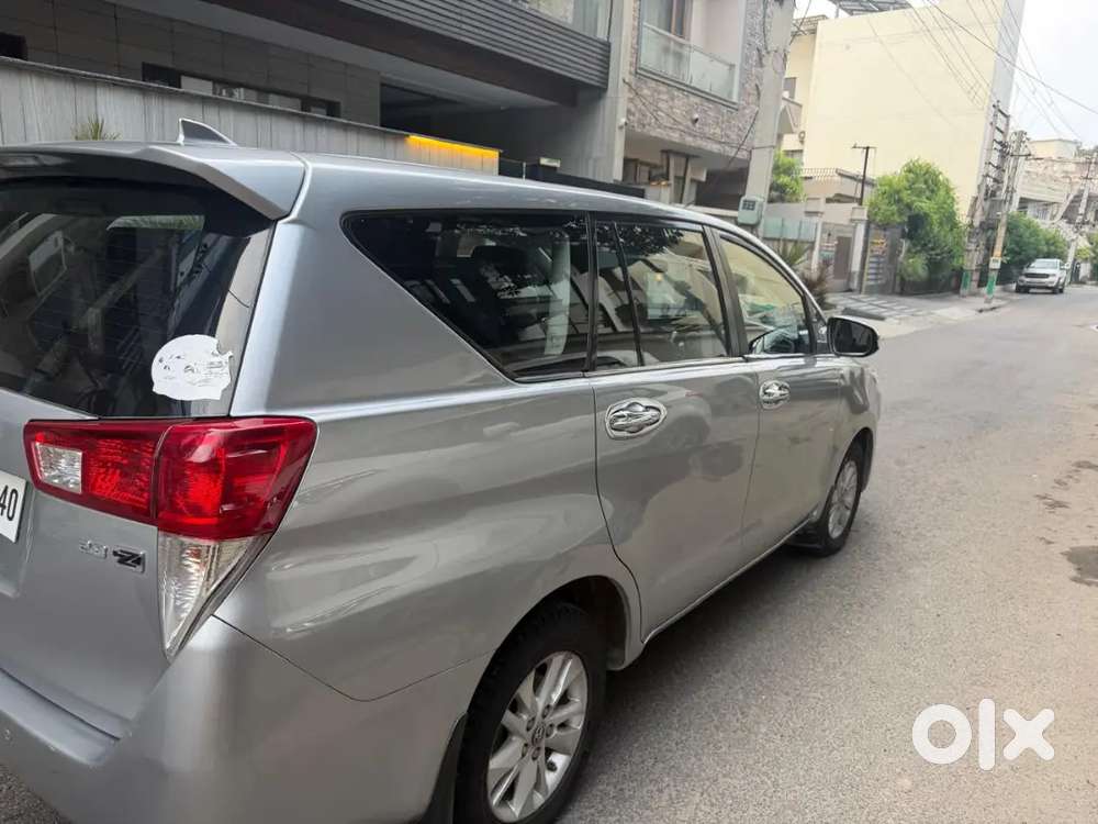 Toyota Innova Crysta 2.8z 2017 With Company Record..fully Insured