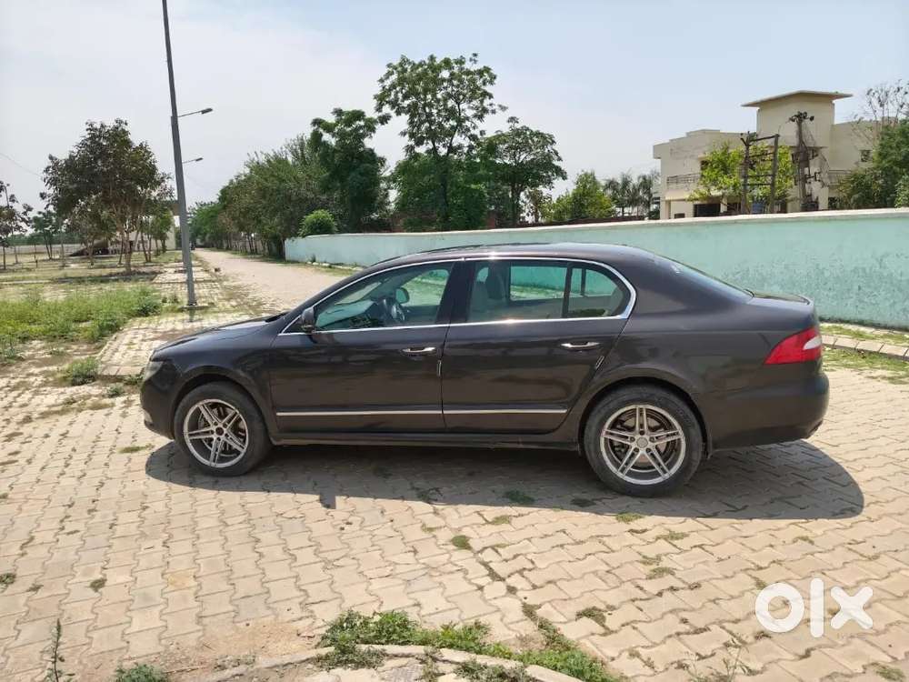 Alloy Tyre Passing 5 Month Sunroof Music System