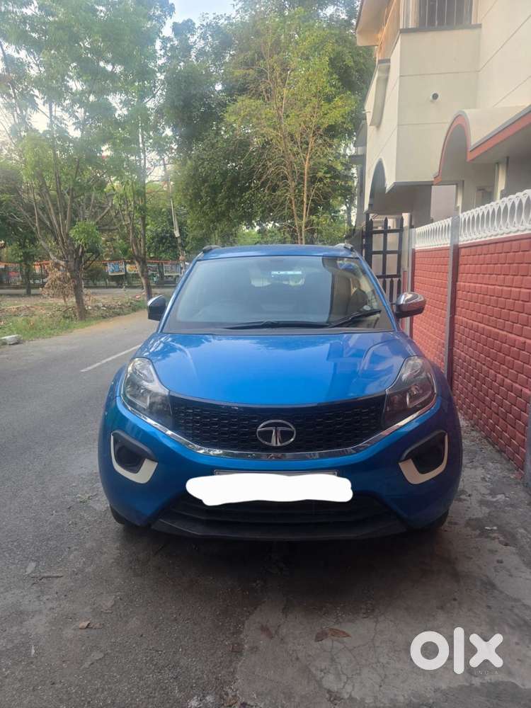 Tata Nexon Petrol - Manual